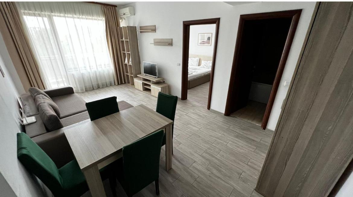Apartamento Summerland Apartmants Mamaia Nord Exterior foto